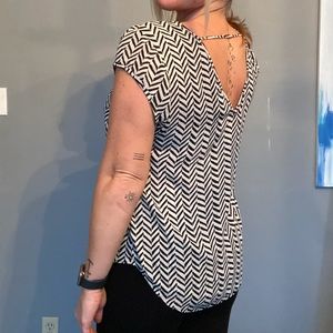 Short sleeve Daniel Rainn blouse